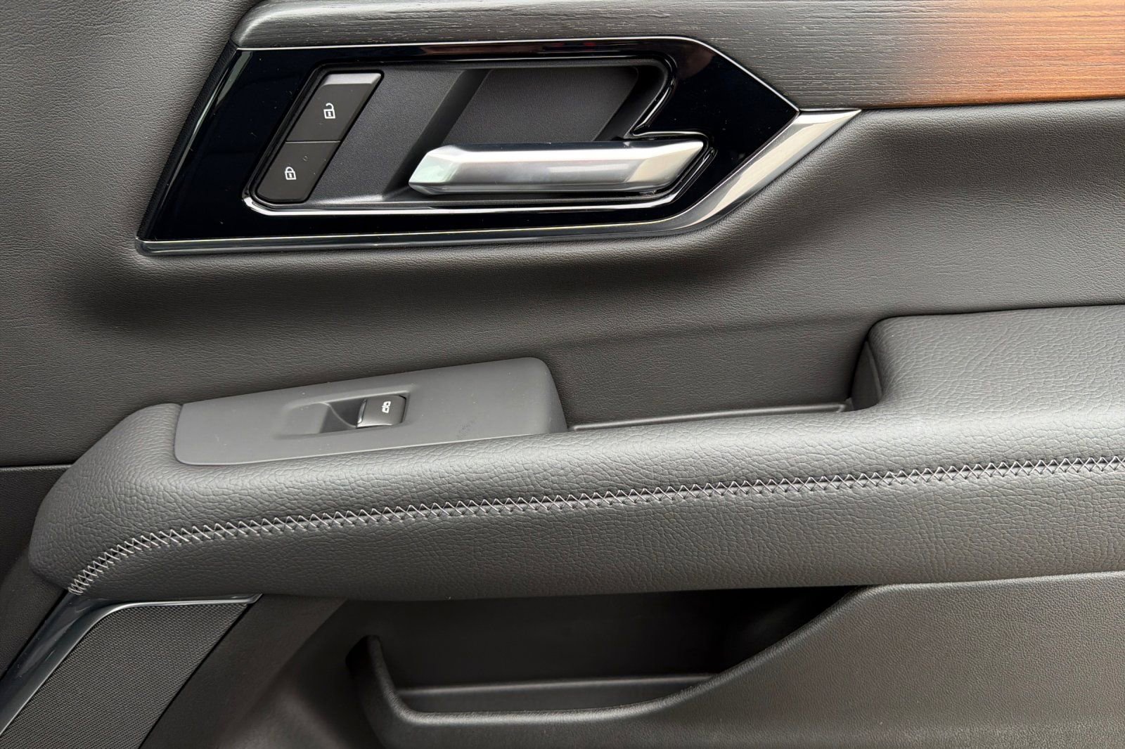 New 2026 GMC Yukon XL Denali w/ Sun & Power Step Package image 20