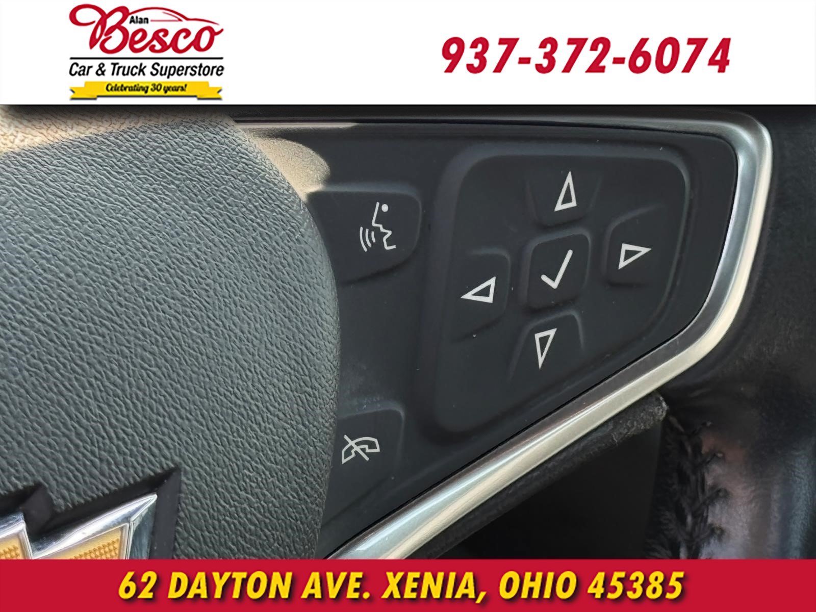Used 2018 Chevrolet Malibu LT w/ Leather Package FWD image 11