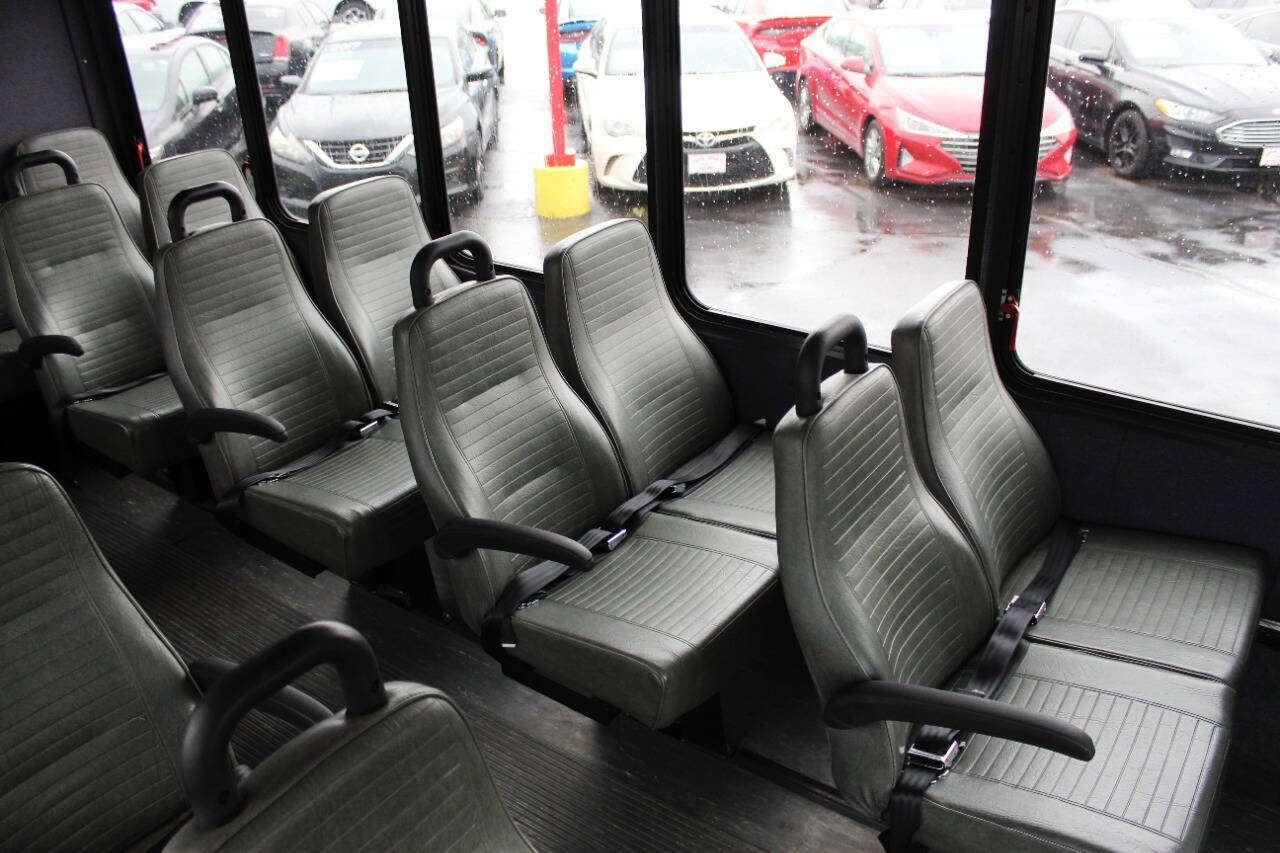 Used 2013 Ford E-450 and Econoline 450 Super Duty w/ Shuttle Bus Prep Pkg RWD image 19