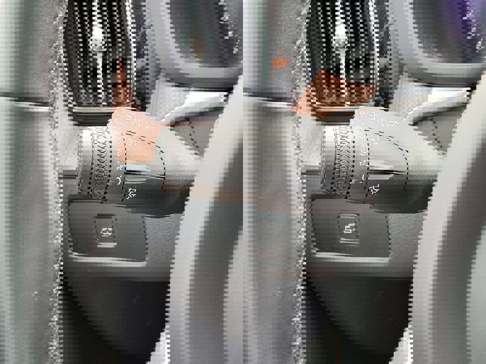 Certified 2023 Volvo XC60 B6 Ultimate w/ Protection Package Premier image 20