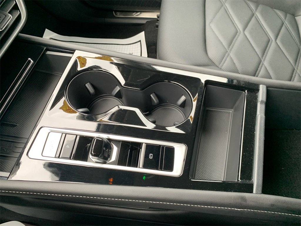 Used 2025 Volkswagen Atlas SE image 23