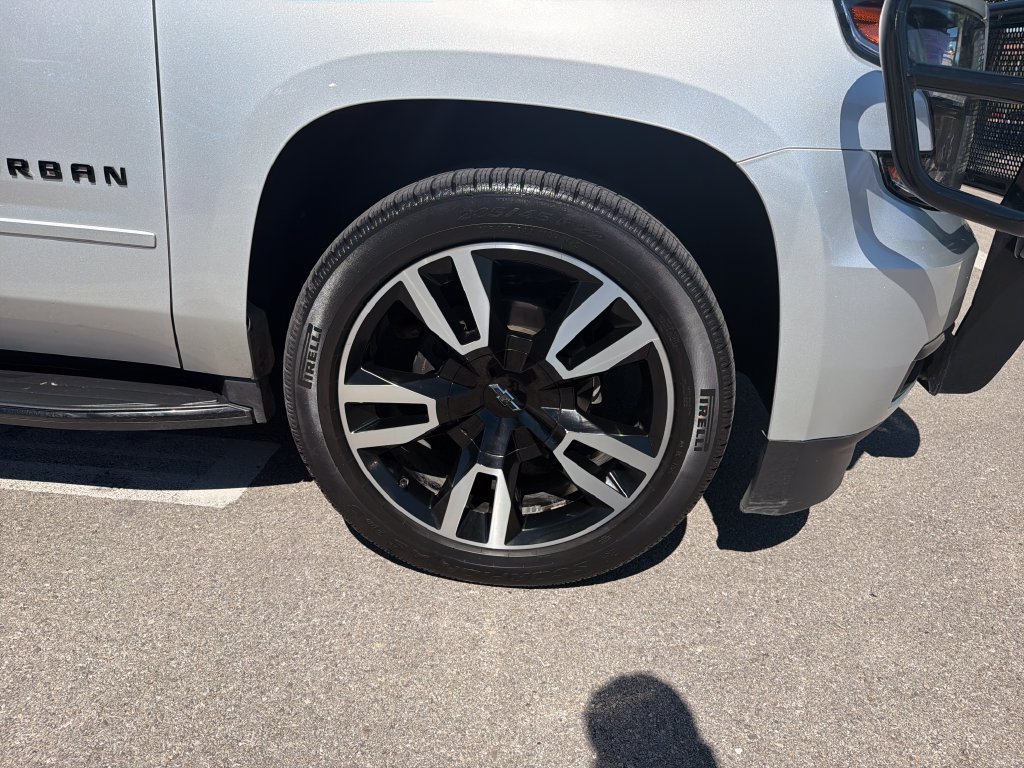Used 2020 Chevrolet Suburban Premier RWD image 13