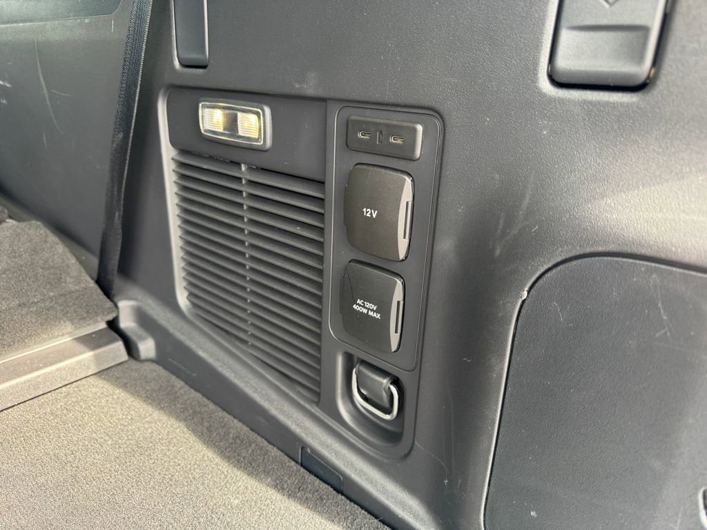 Used 2025 Ford Expedition Active AWD/4WD image 14