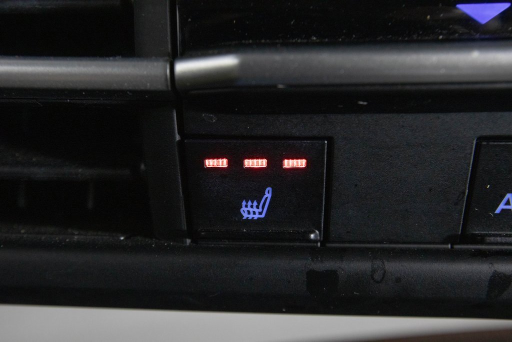 Used 2023 Toyota Sienna XLE image 24