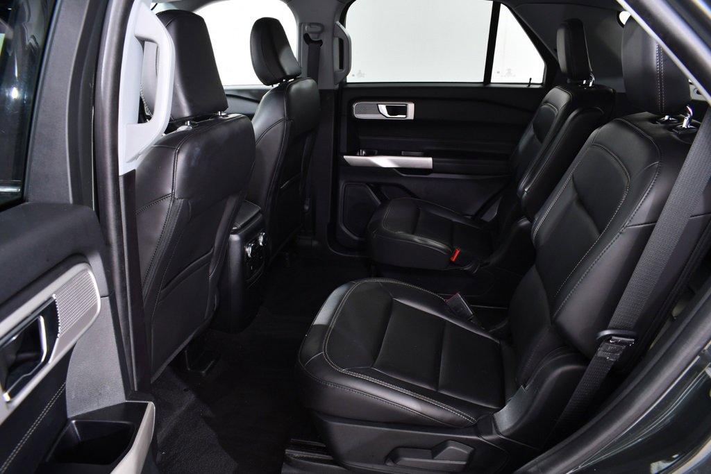 Used 2022 Ford Explorer XLT w/ Equipment Group 202A image 16
