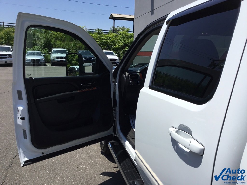 Used 2011 Chevrolet Silverado 3500 LTZ w/ Snow Plow Prep Package image 25
