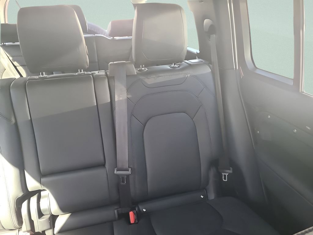 Used 2023 Land Rover Defender 130 First Edition image 6