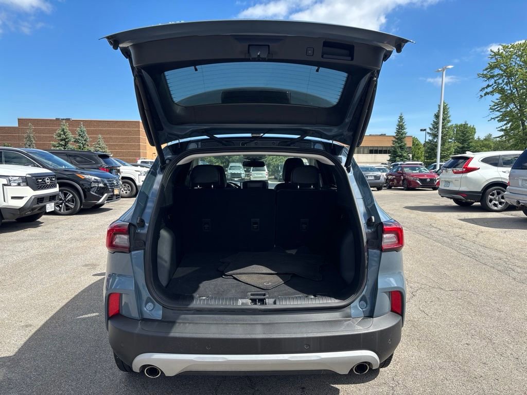 Used 2023 Ford Escape Platinum w/ Premium Technology Package AWD/4WD image 7