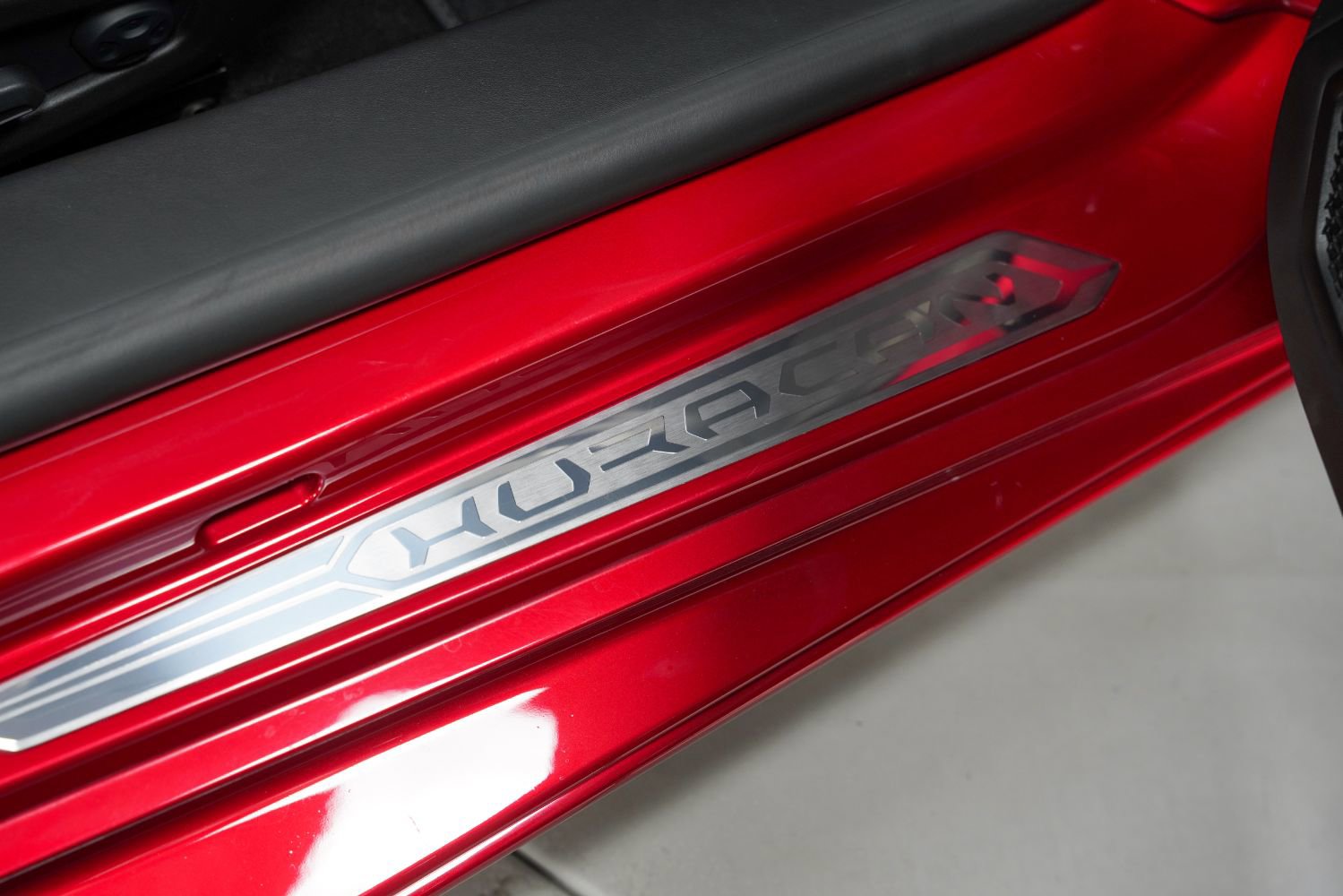 Used 2021 Lamborghini Huracan EVO image 32