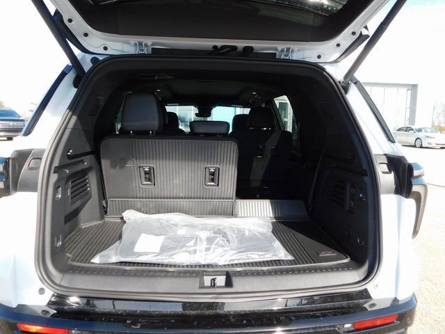 New 2026 Chevrolet Traverse RS w/ LPO, Floor Liner Package image 27