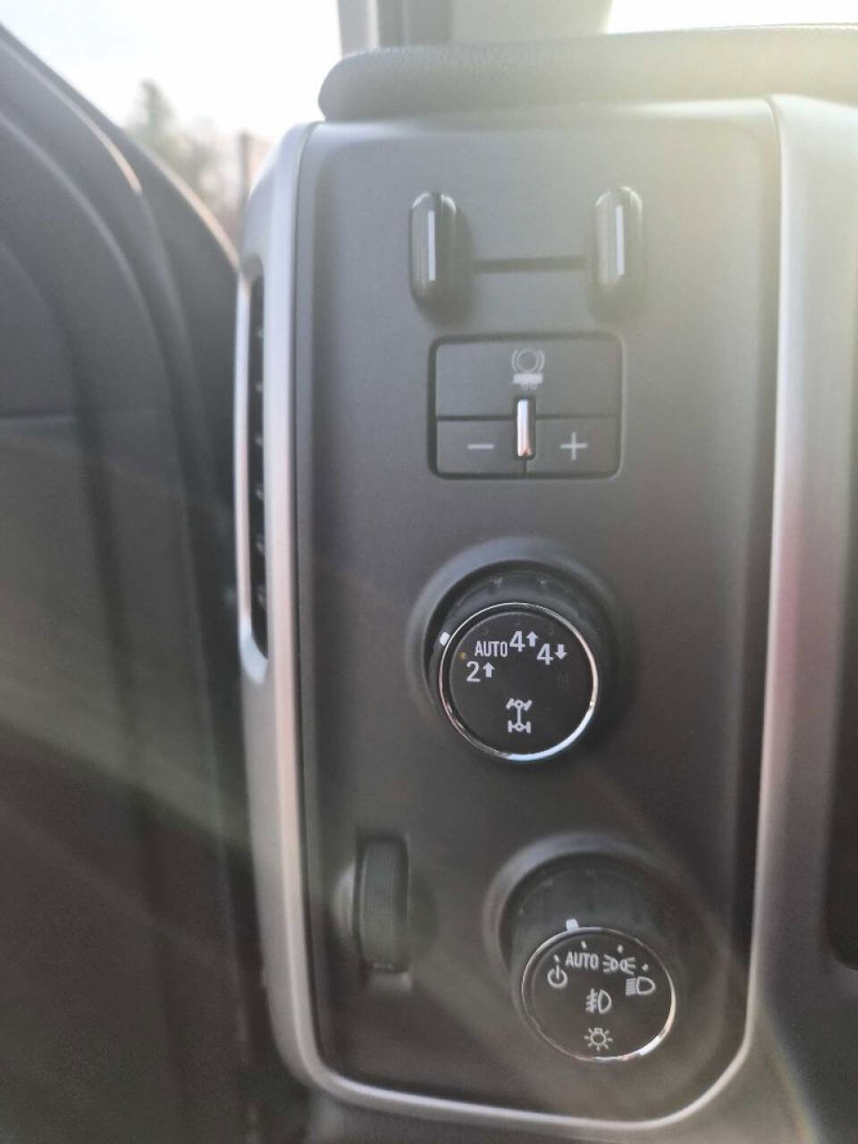 Used 2017 GMC Sierra 1500 SLE image 12