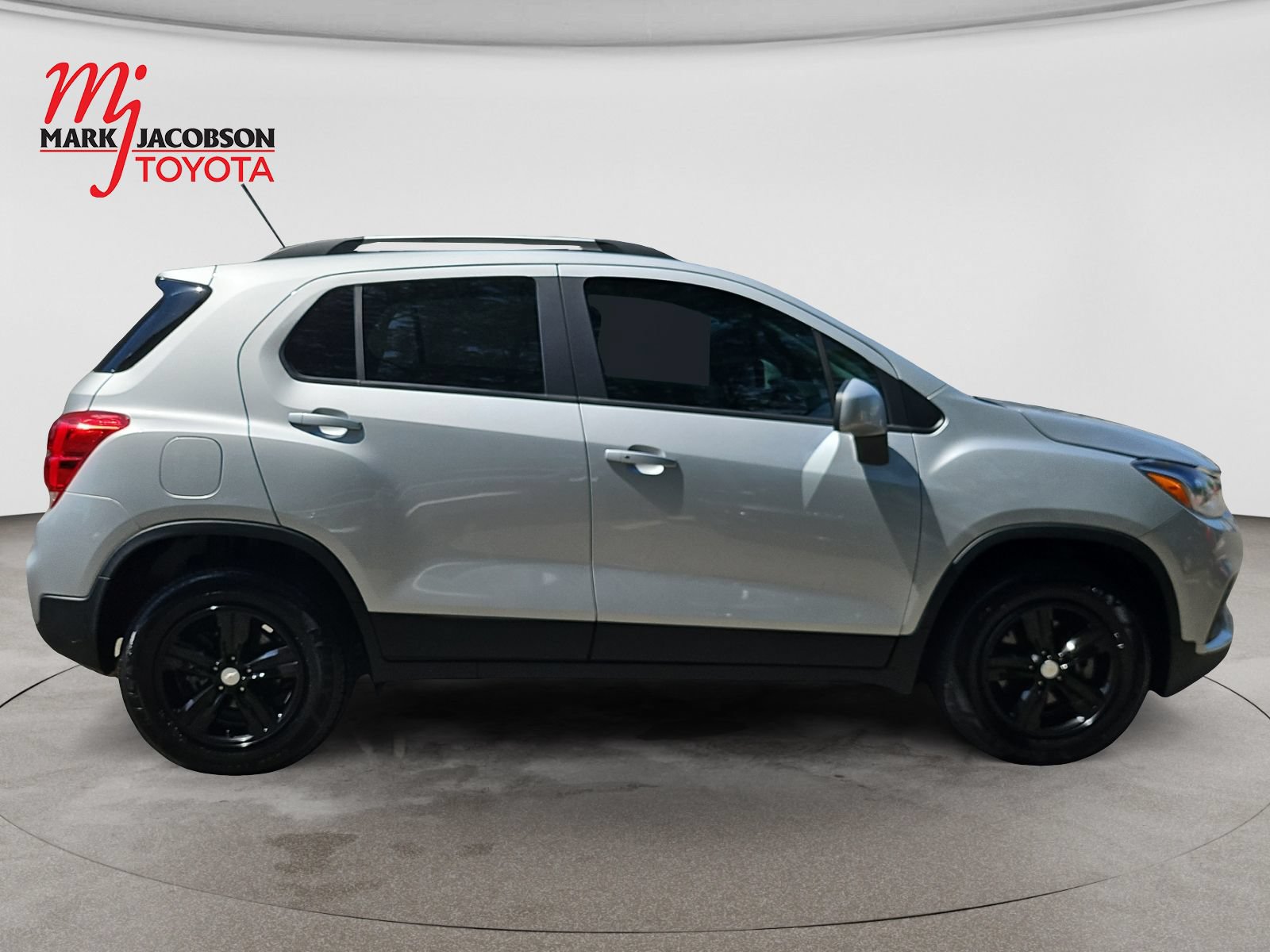 Used 2022 Chevrolet Trax LT w/ LT Convenience Package AWD/4WD image 4