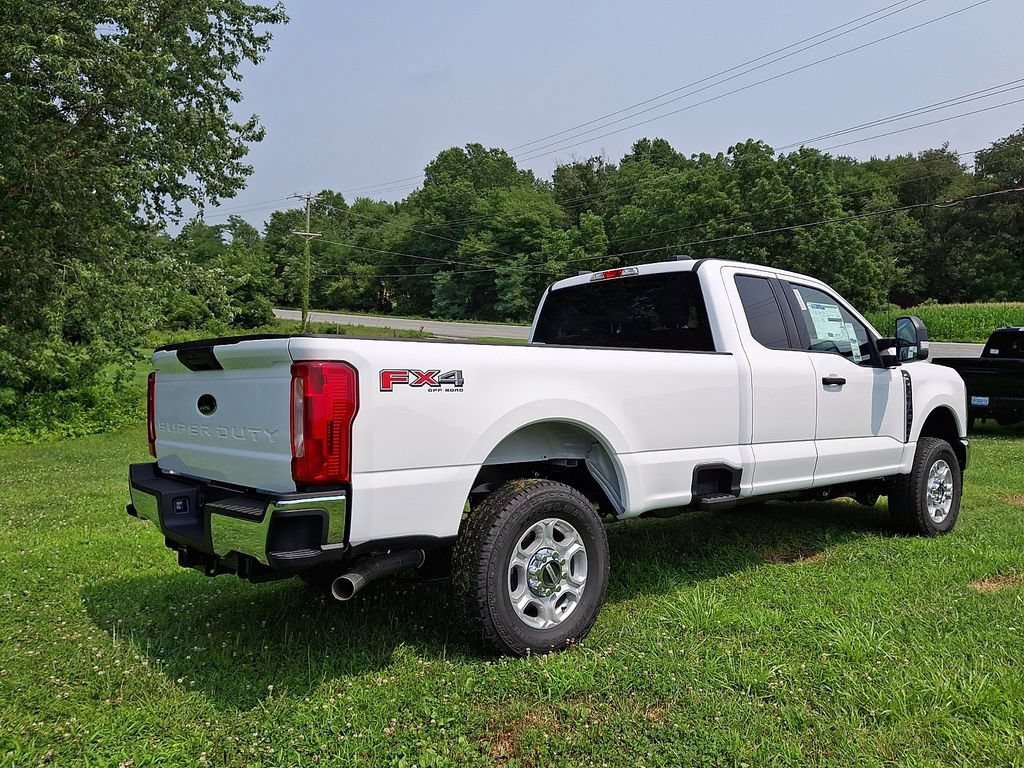 New 2026 Ford F350 XLT w/ FX4 Off-Road Package AWD/4WD image 4