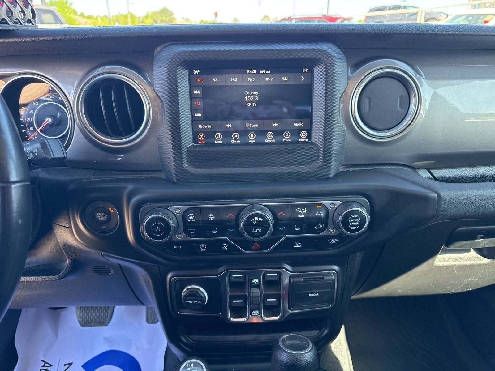 Used 2021 Jeep Gladiator Overland w/ Cold Weather Group AWD/4WD image 14