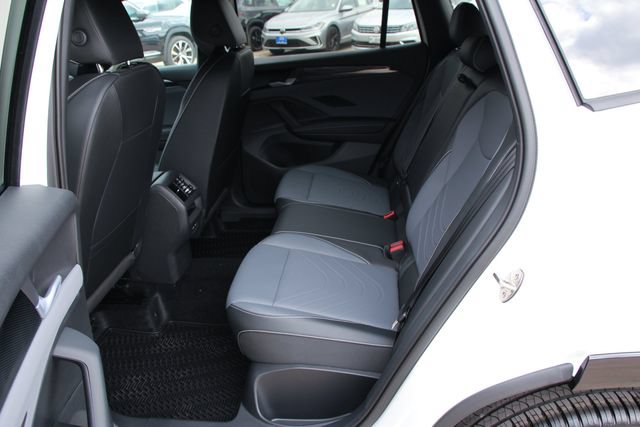New 2026 Volkswagen Tiguan SE R-Line FWD image 27