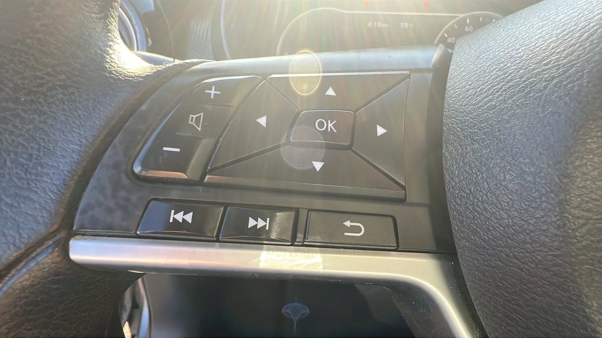 Used 2019 Nissan Kicks SV w/ Exterior Package FWD image 17