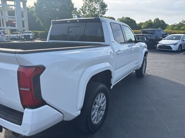 Used 2024 Toyota Tacoma SR5 w/ SR5 Upgrade Package AWD/4WD image 8