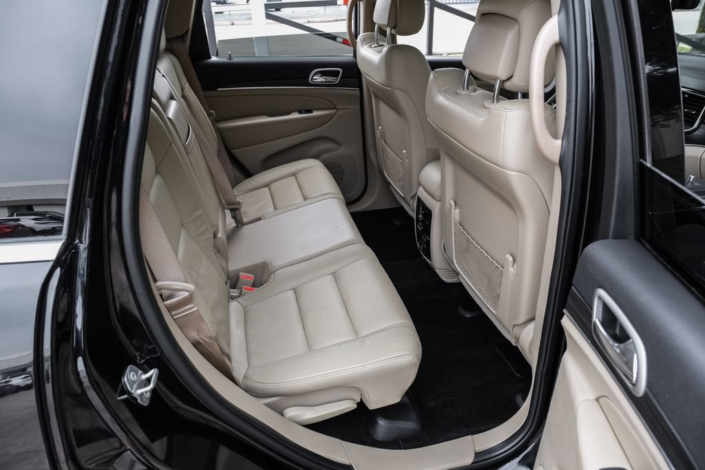 Used 2022 Jeep Grand Cherokee Limited w/ Tech Group RWD image 45