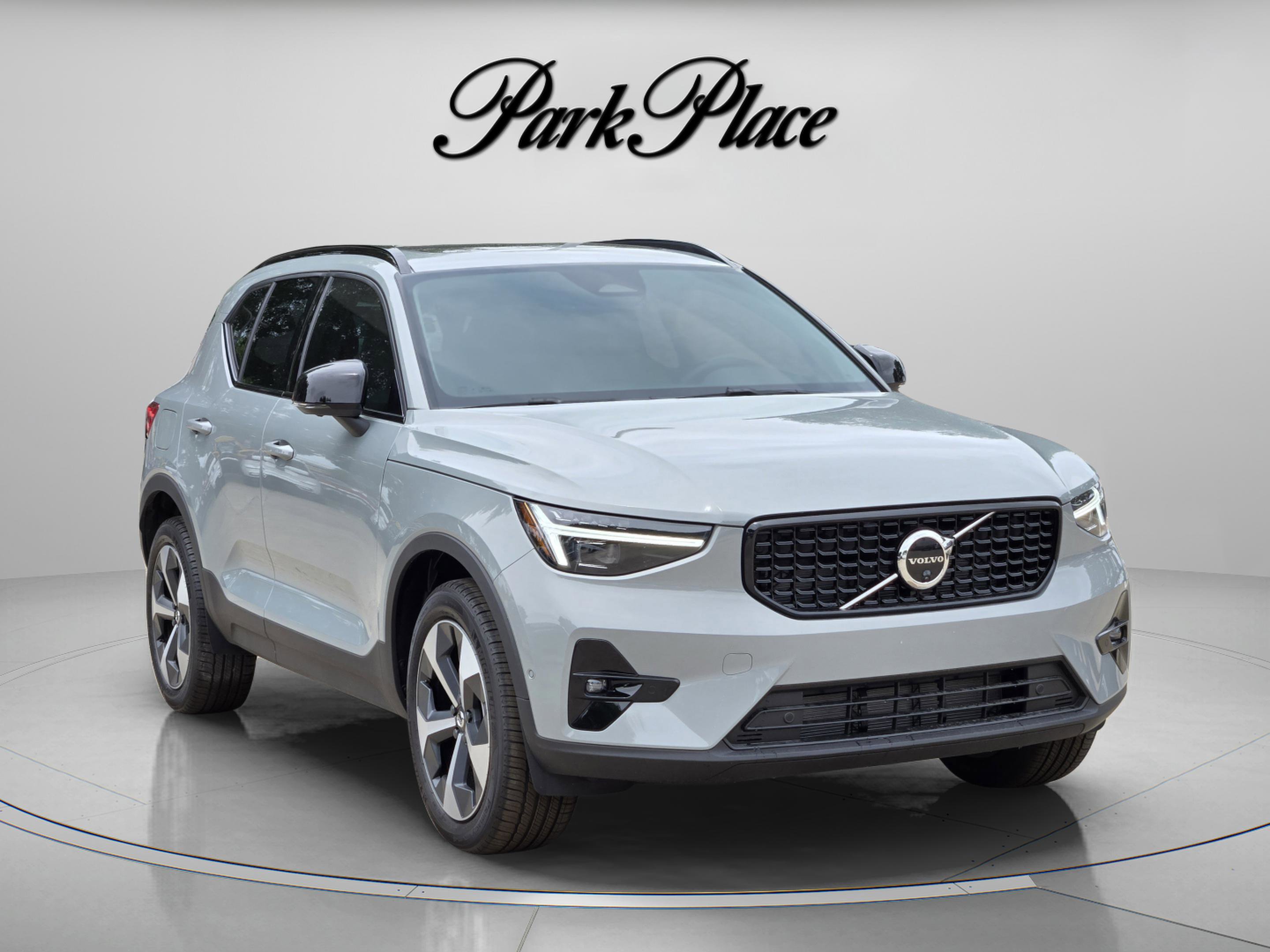 New 2026 Volvo XC40 B5 Plus w/ Protection Package Premier AWD/4WD image 8