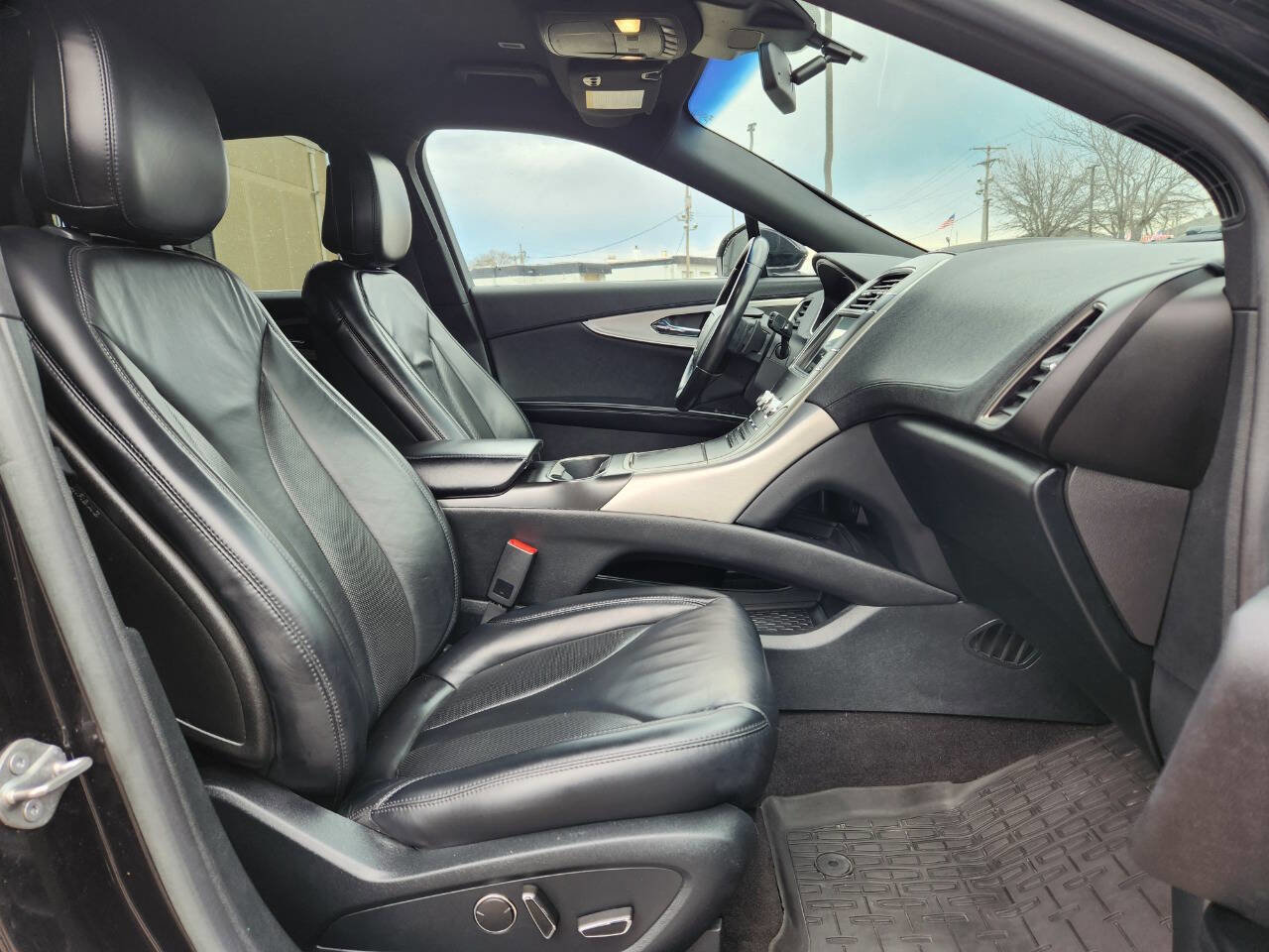 Used 2020 Lincoln Nautilus Premier w/ Equipment Group 101A AWD/4WD image 16