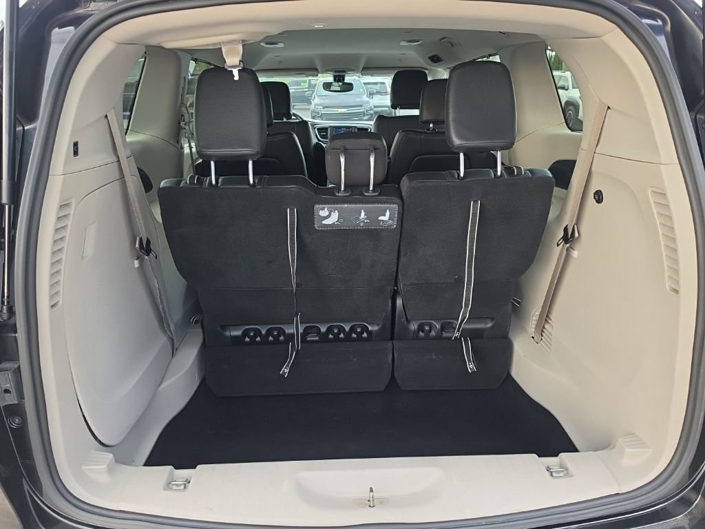 Used 2020 Chrysler Pacifica Touring-L FWD image 30