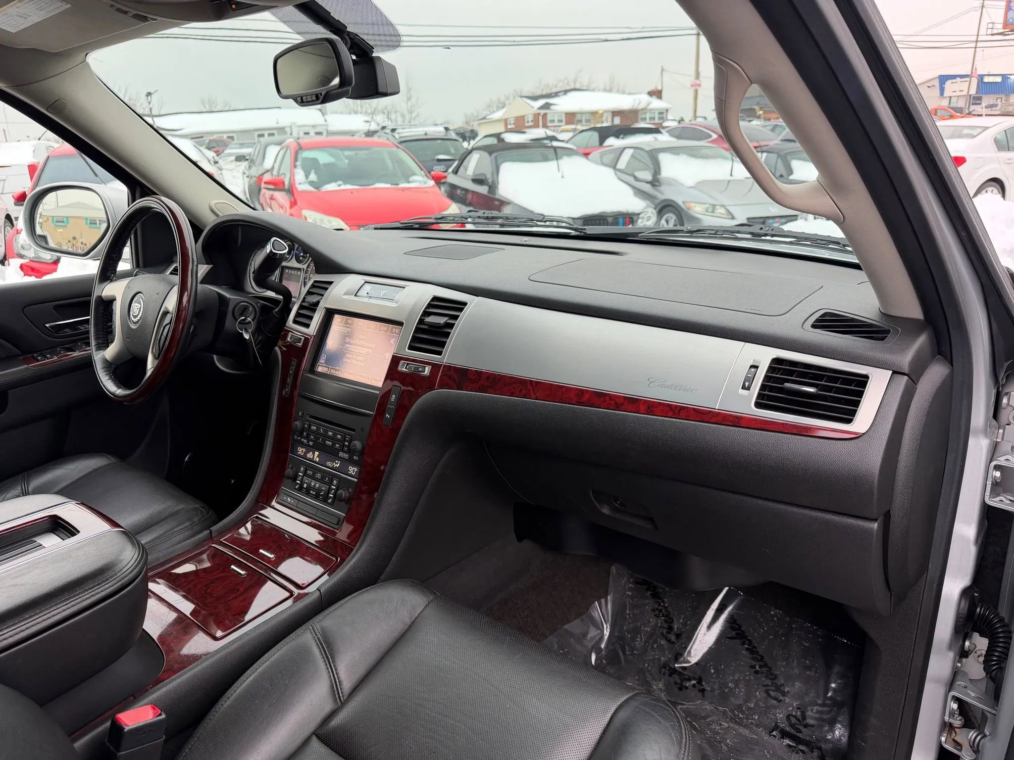 Used 2012 Cadillac Escalade Luxury image 20