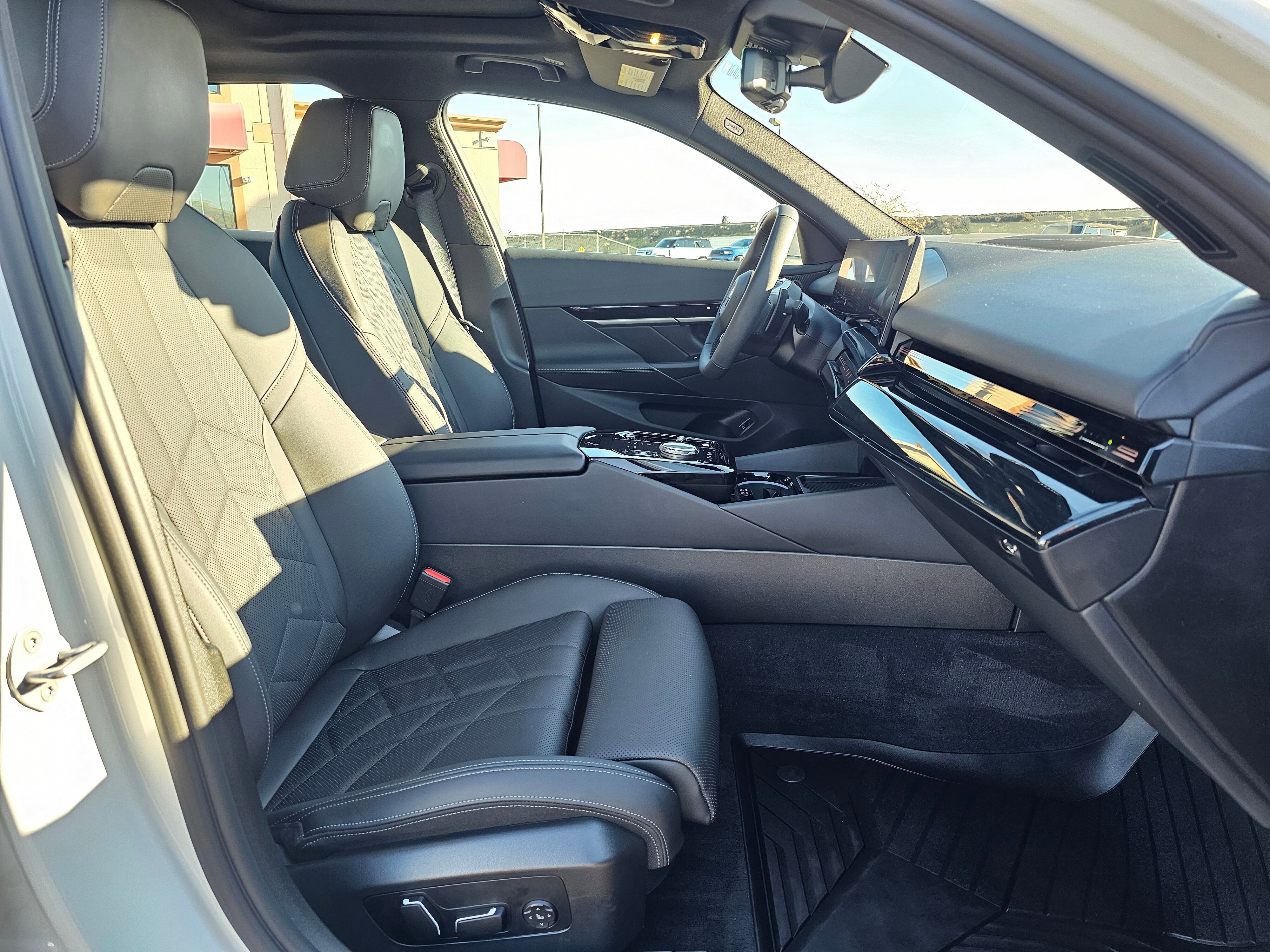 Certified 2025 BMW 530i xDrive w/ Premium Package image 14