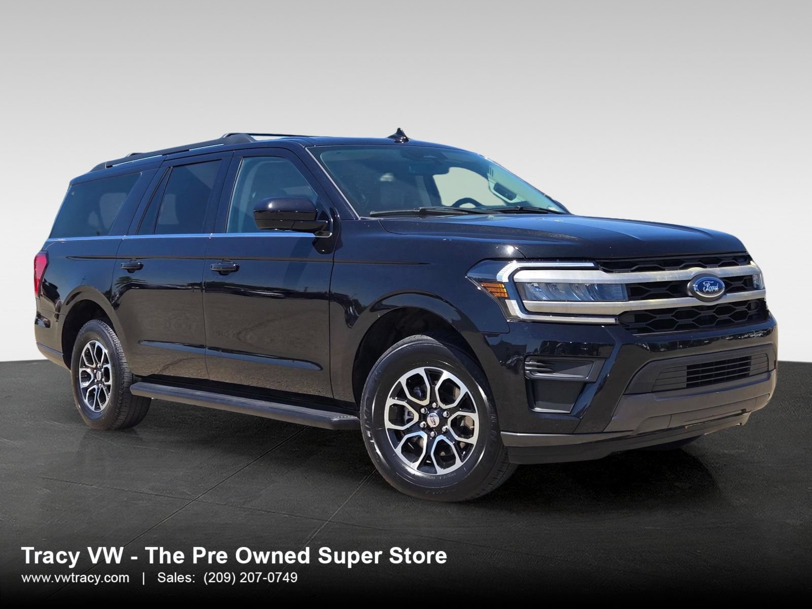 Used 2024 Ford Expedition Max XLT AWD/4WD image 1