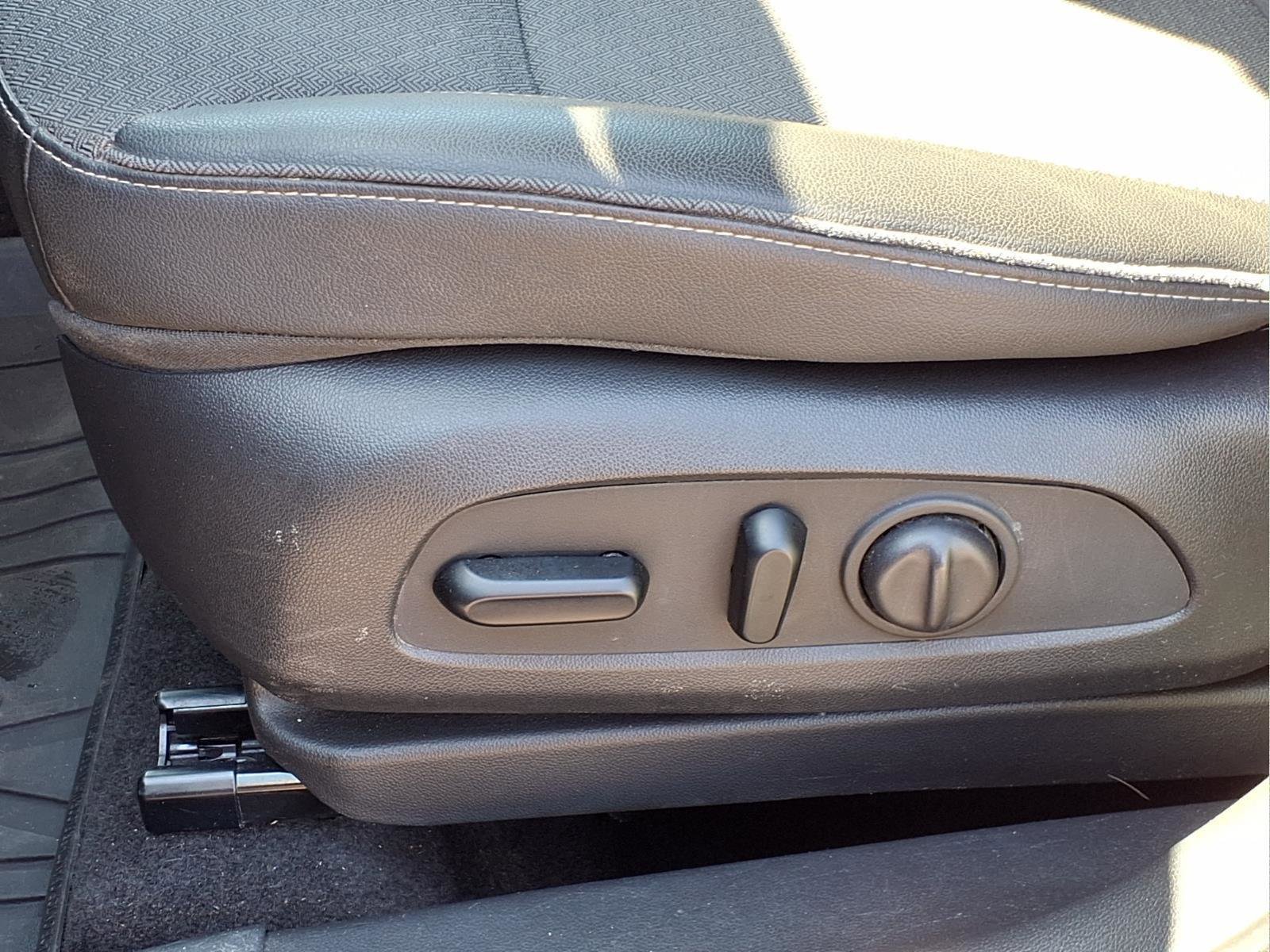 Used 2022 Buick Encore GX Preferred w/ Cold Weather Comfort Package image 19