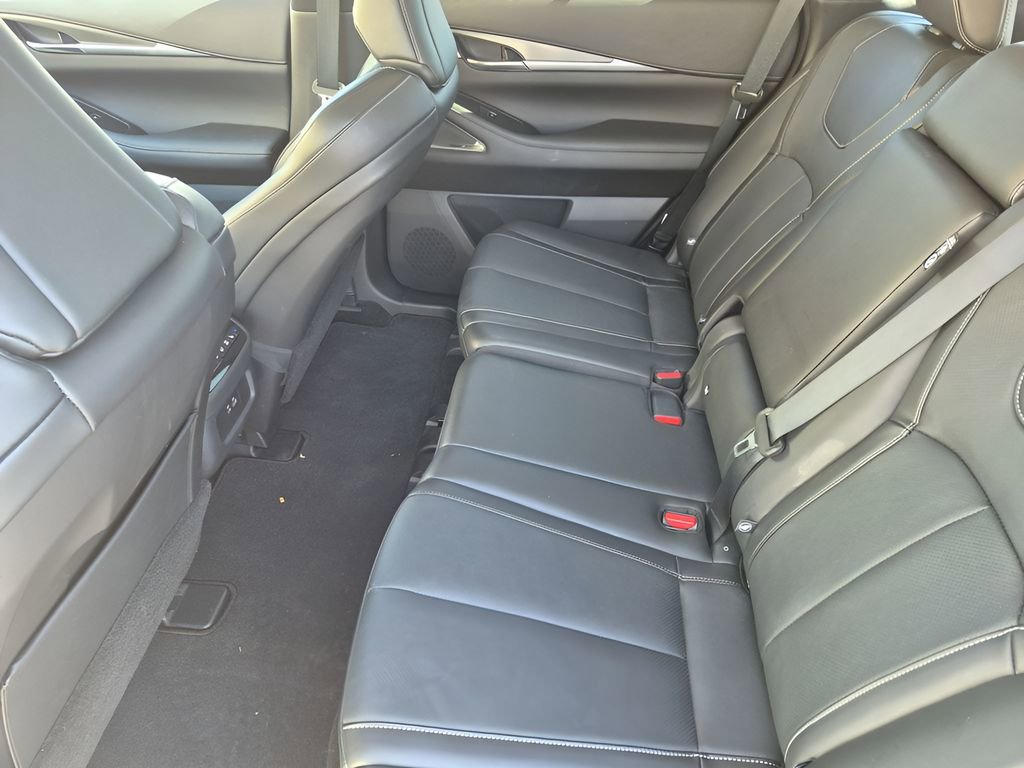 Used 2025 INFINITI QX60 Luxe w/ Vision Package image 22