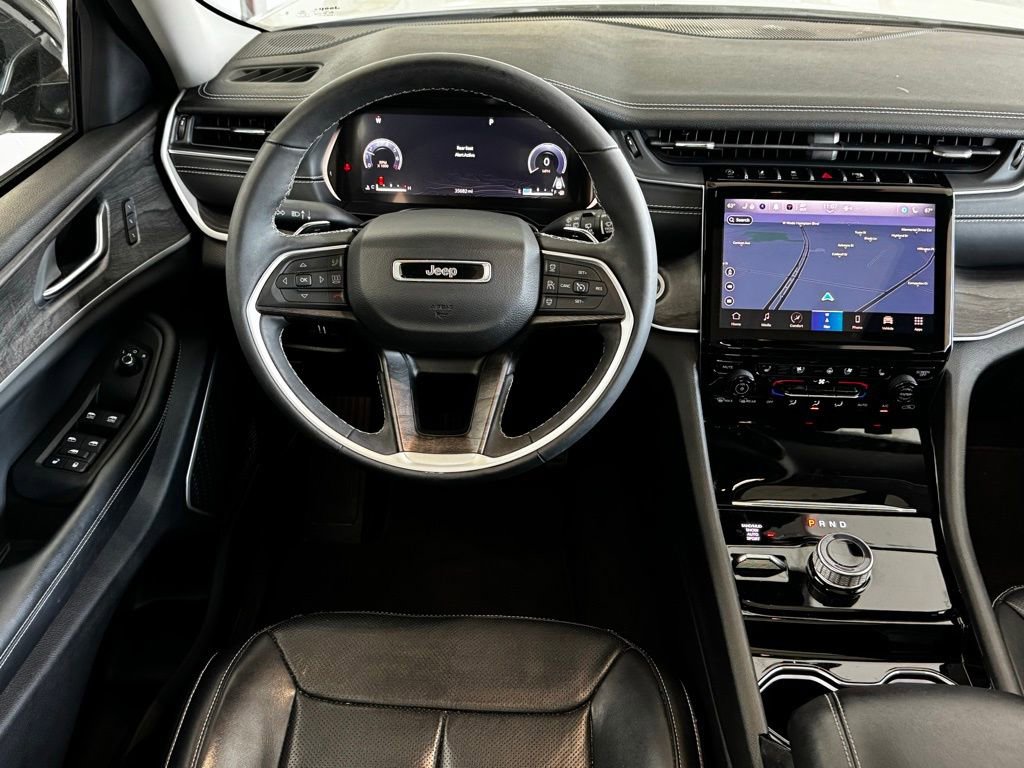 Used 2023 Jeep Grand Cherokee L Limited w/ Luxury Tech Group II image 10