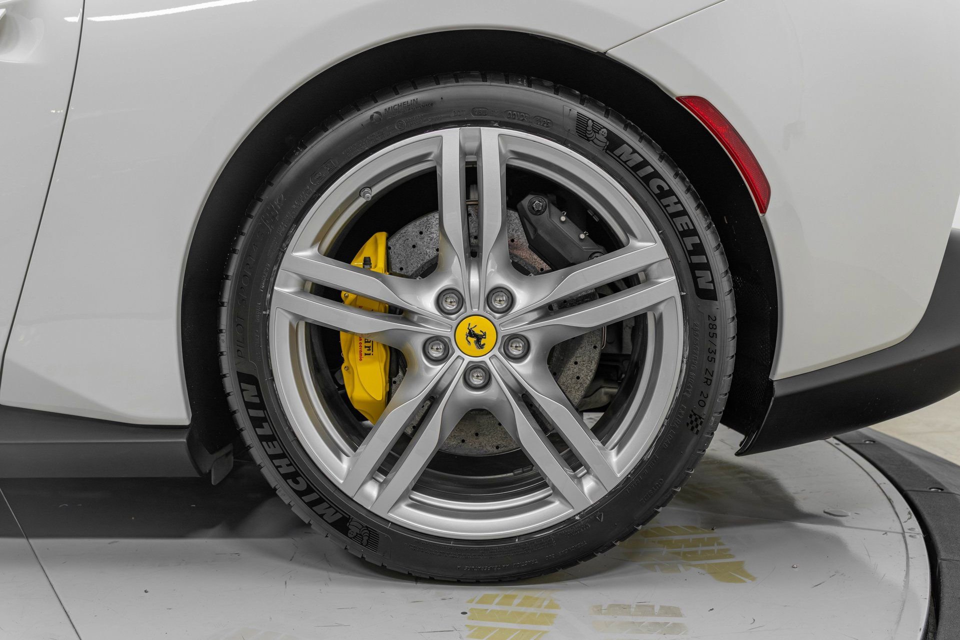 Certified 2020 Ferrari Portofino RWD image 15