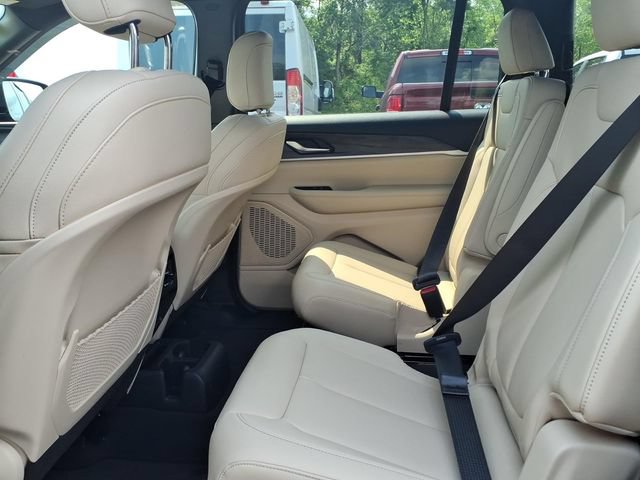 Certified 2023 Jeep Grand Cherokee L Limited AWD/4WD image 16