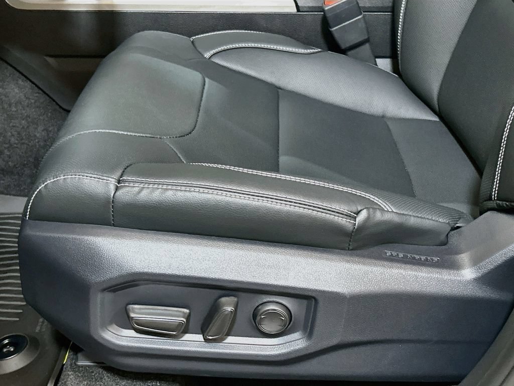 New 2026 Toyota Tundra SR5 w/ SR5 Premium Package AWD/4WD image 17