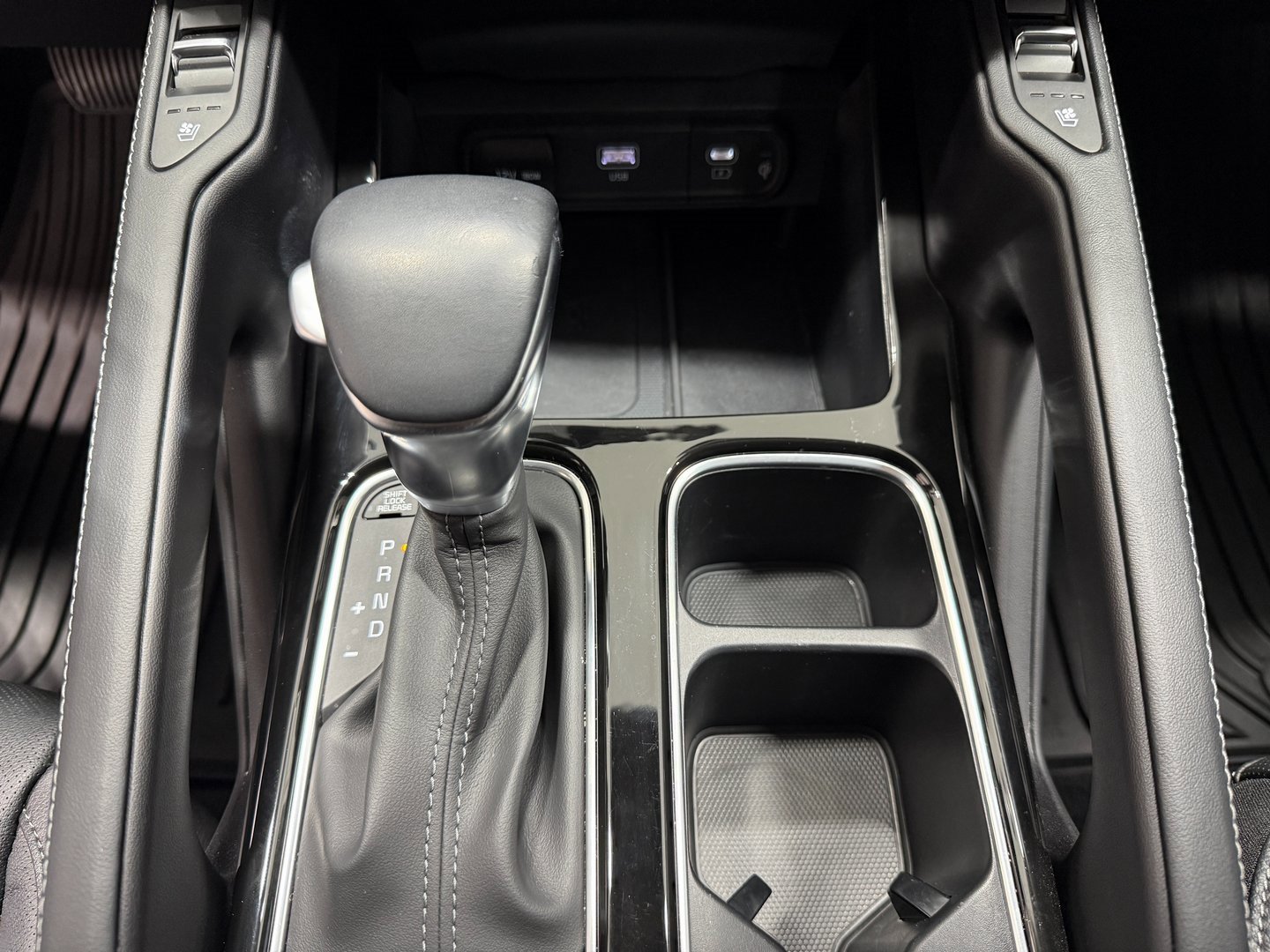 Used 2025 Kia Telluride EX image 14