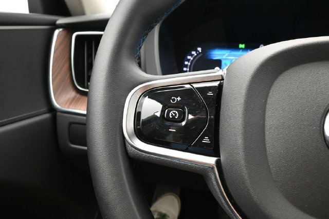 Used 2023 Volvo XC60 B5 Plus w/ Climate Package AWD/4WD image 25