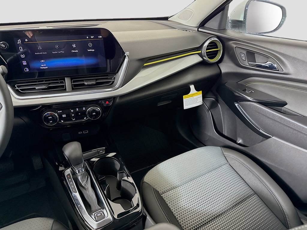 New 2026 Chevrolet Trax LT w/ Driver Confidence Package image 21