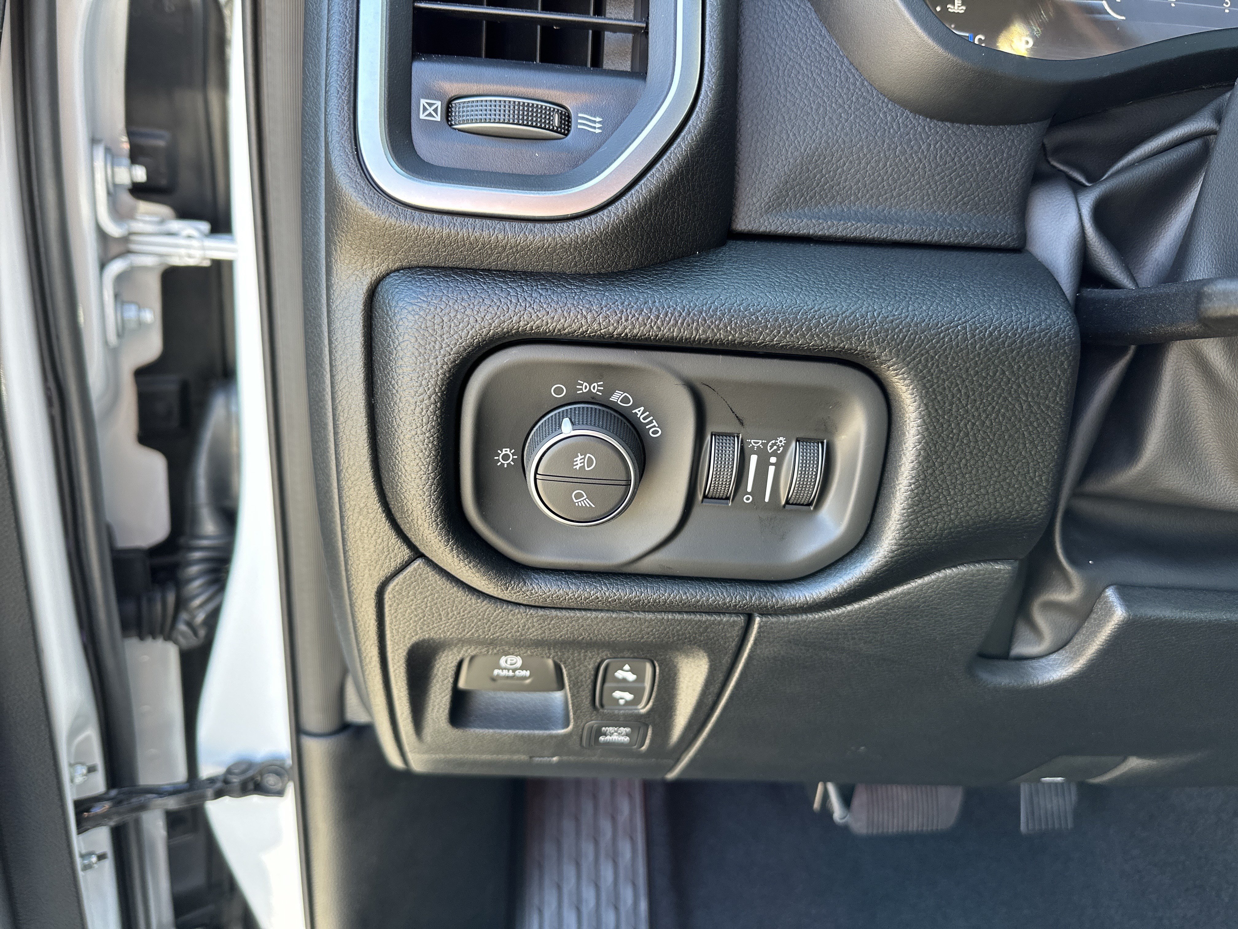New 2026 RAM 1500 Big Horn AWD/4WD image 34
