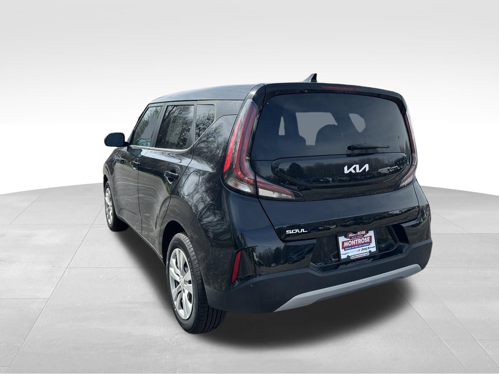 Used 2023 Kia Soul LX FWD image 4