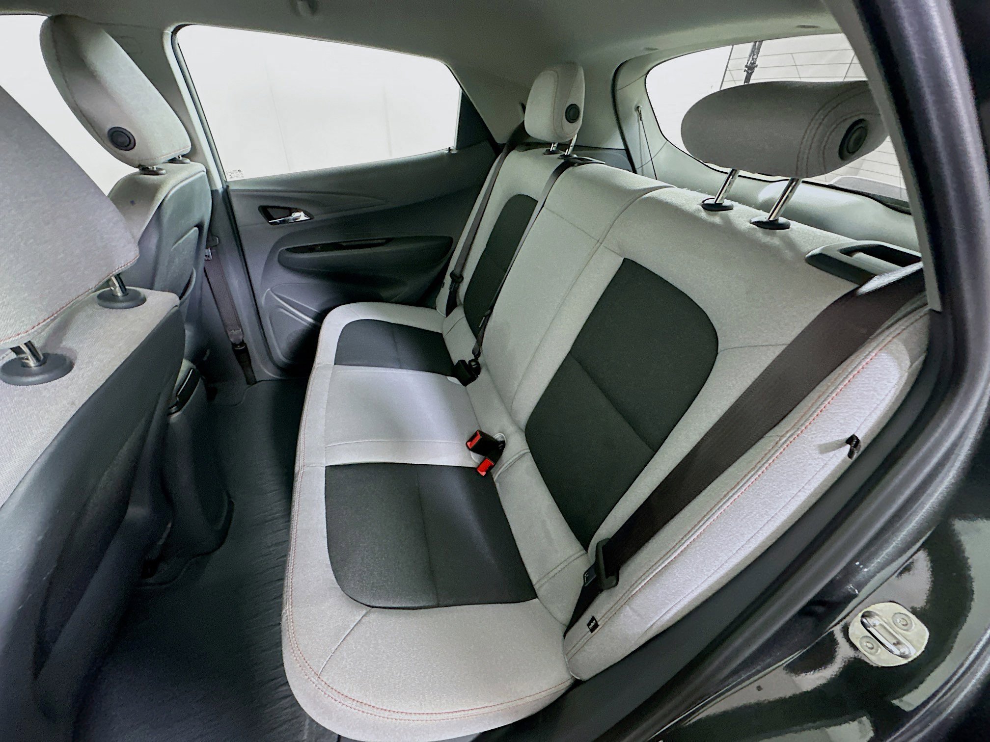 Used 2017 Chevrolet Bolt LT FWD image 25