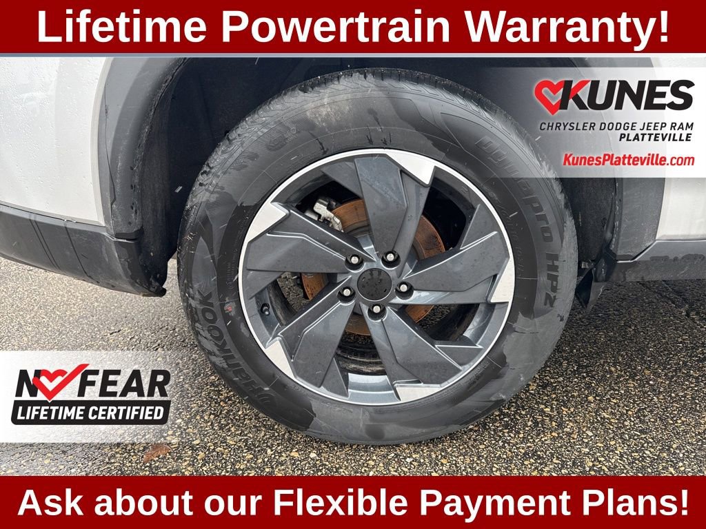 Used 2025 Nissan Rogue SV image 13