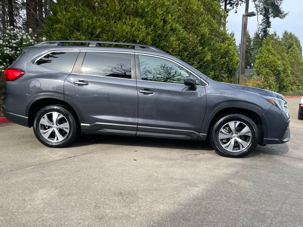 Used 2023 Subaru Ascent Premium w/ Convenience Package image 3