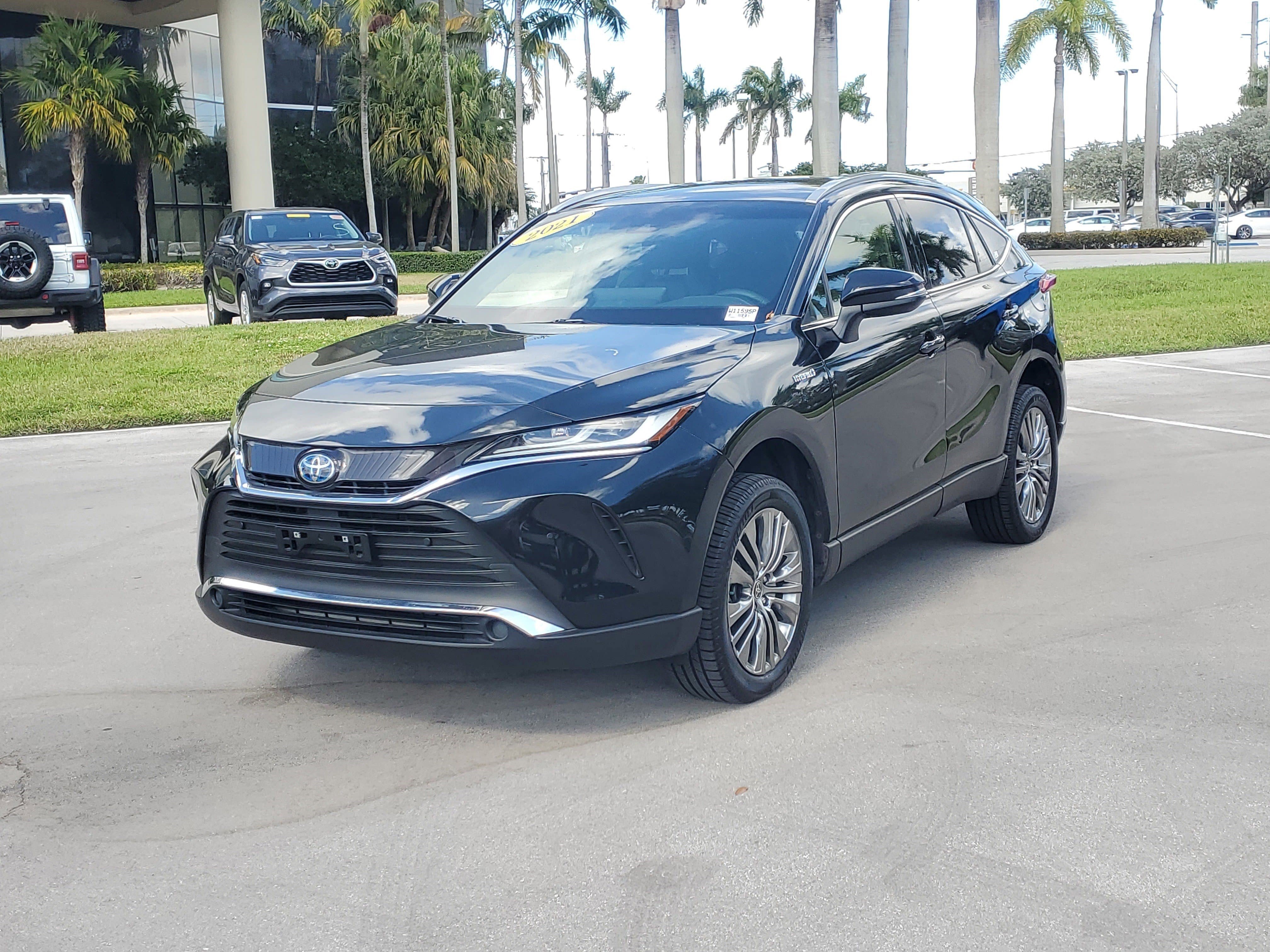 Used 2021 Toyota Venza XLE w/ Softex Package image 7