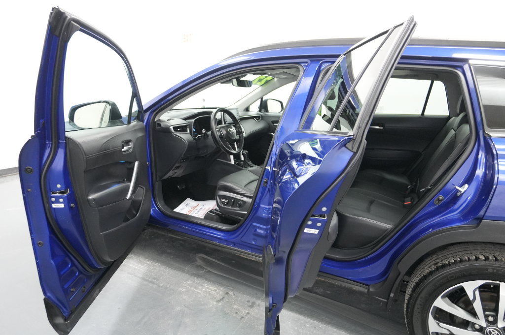 Used 2022 Toyota Corolla Cross XLE w/ Convenience Package AWD/4WD image 20