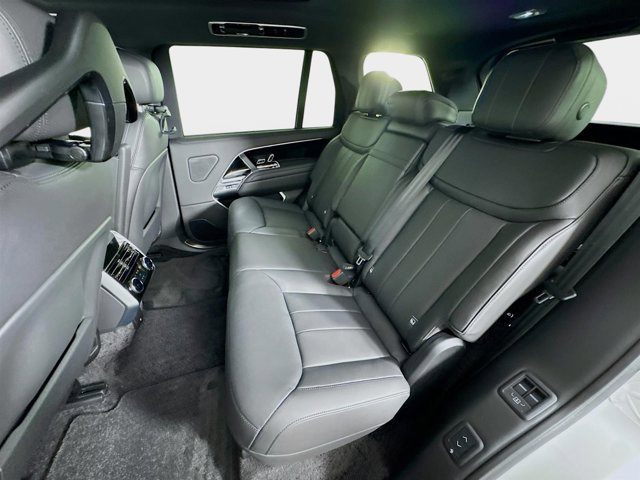 New 2026 Land Rover Range Rover Long Wheelbase SE image 24