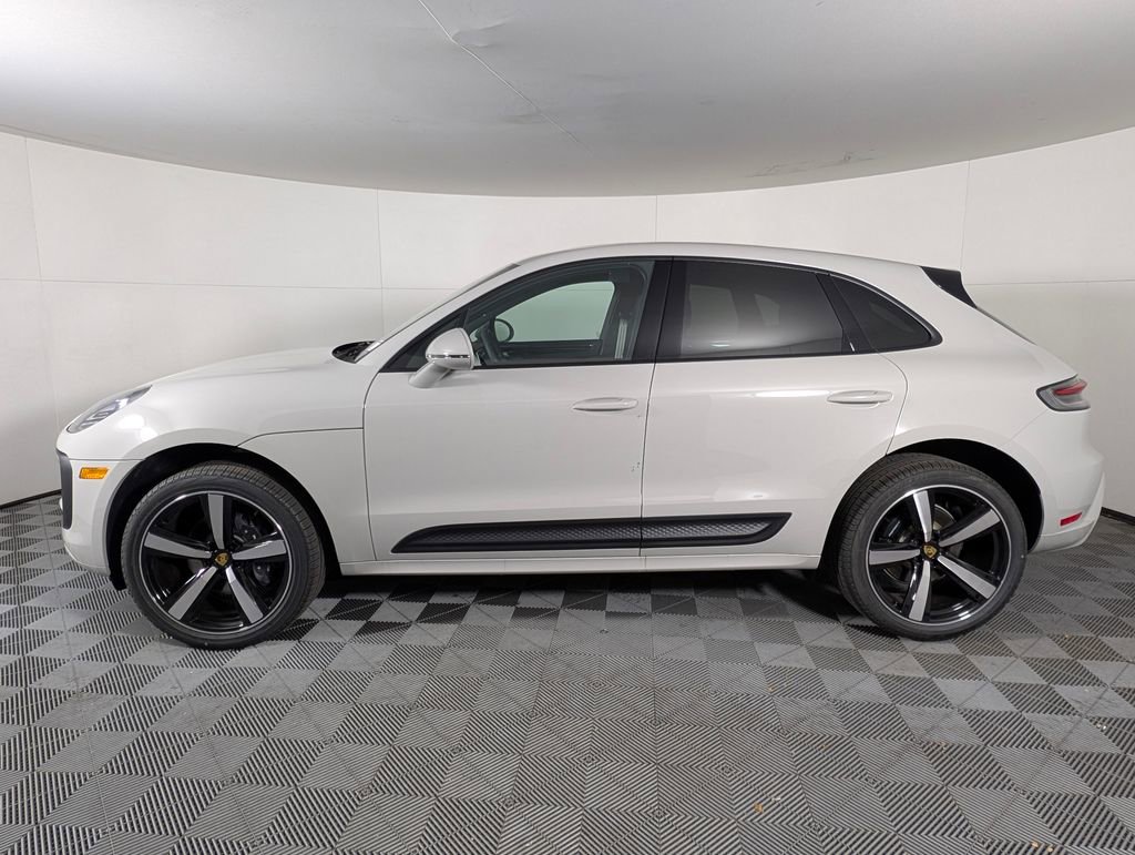 New 2026 Porsche Macan image 2