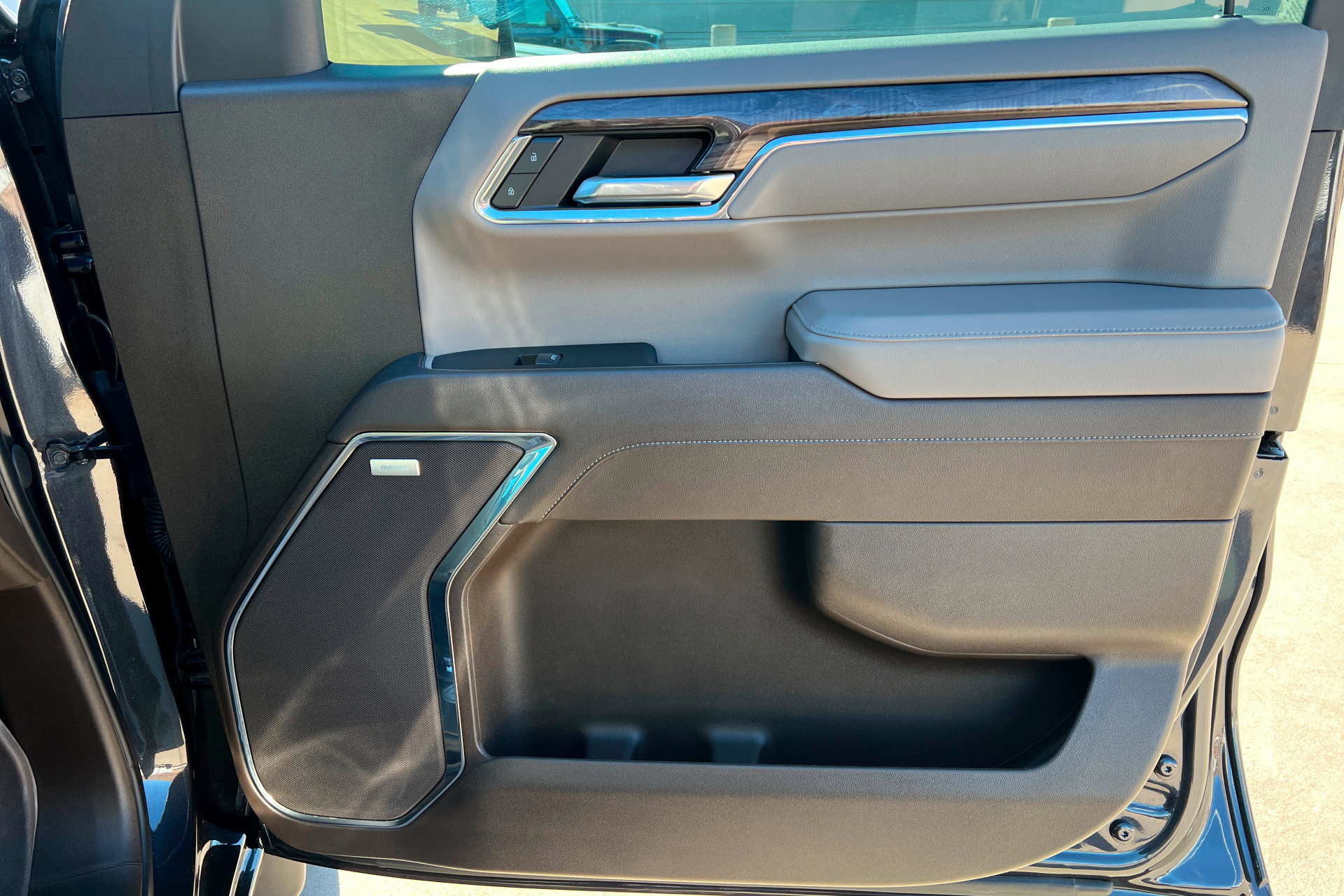 Certified 2024 Chevrolet Silverado 1500 LTZ image 23