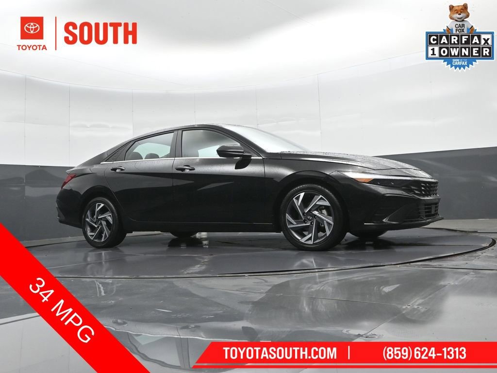 Used 2025 Hyundai Elantra SEL FWD image 41