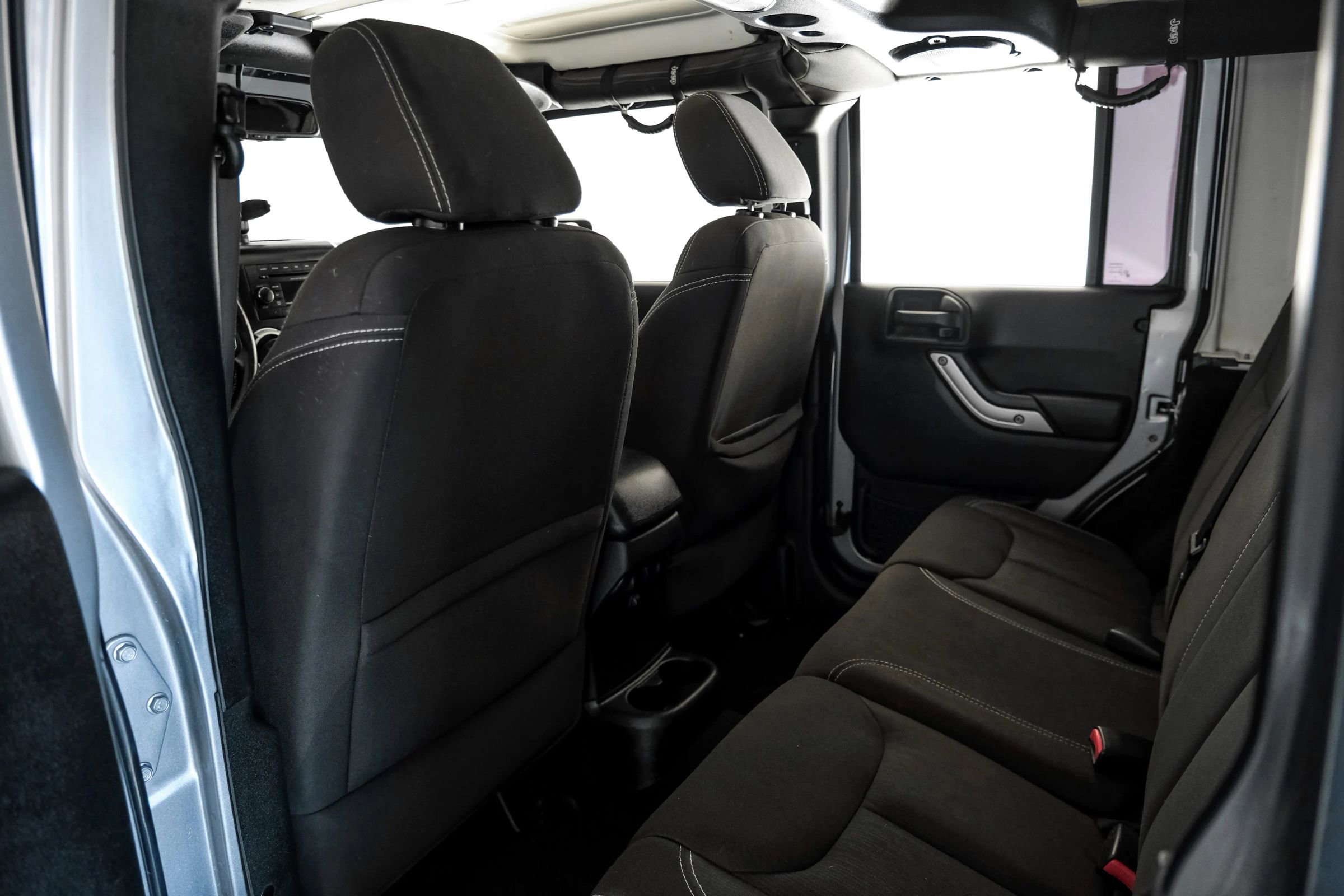 Used 2014 Jeep Wrangler Unlimited Rubicon w/ Max Tow Package image 34