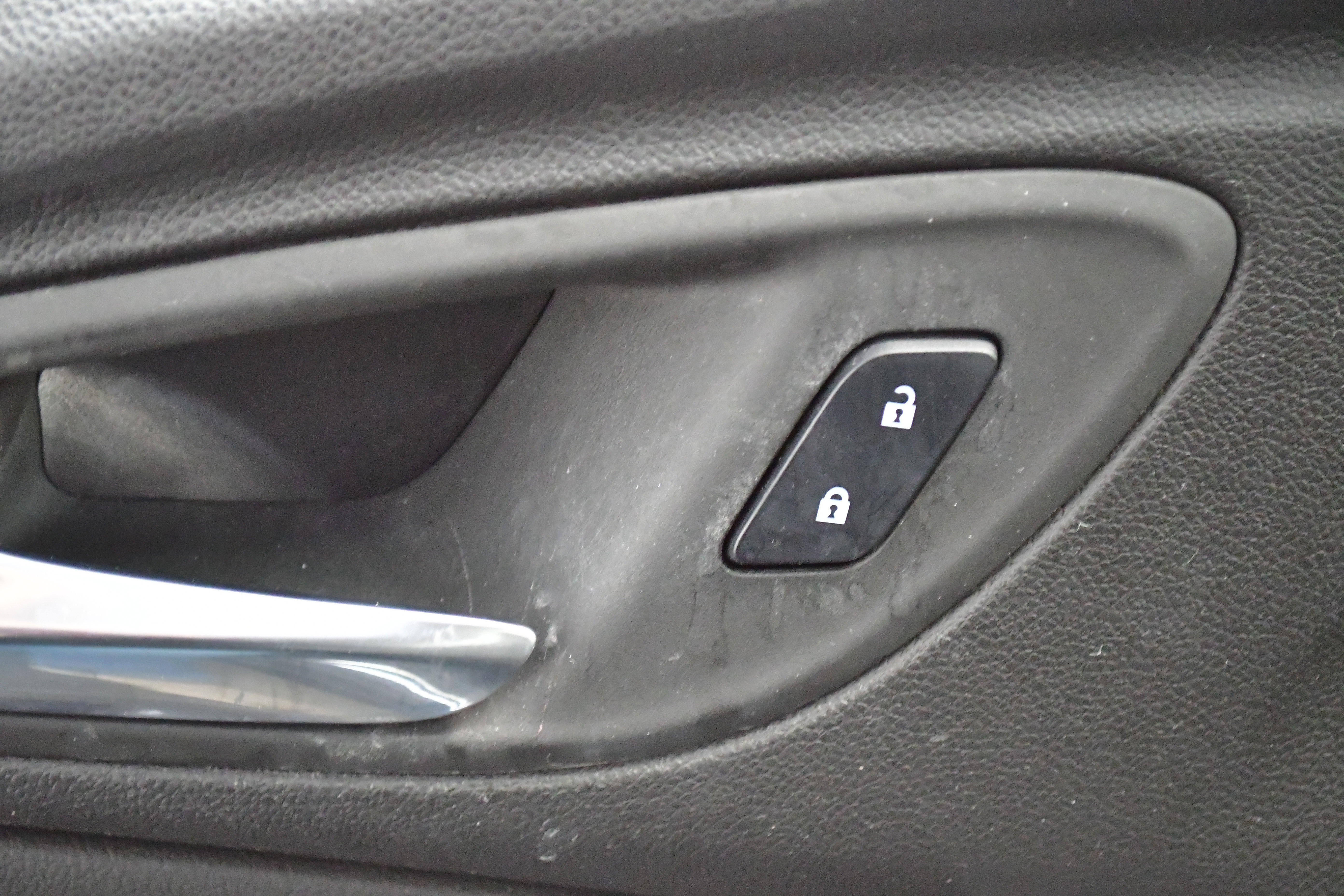 Used 2023 Buick Encore GX Select w/ Sport Touring Package image 18